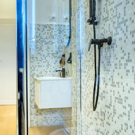 Italianflat - Elegant With Balcony In Navigli Pensión 3*