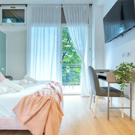 Pensión Italianflat - Elegant With Balcony In Navigli 3*