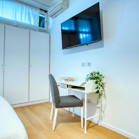 Italianflat - Elegant With Balcony In Navigli Milán