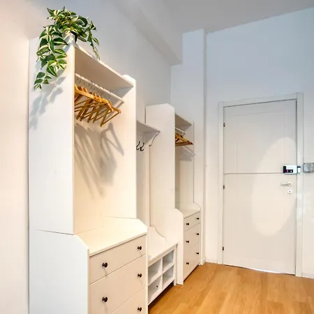 Italianflat - Elegant With Balcony In Navigli Milán